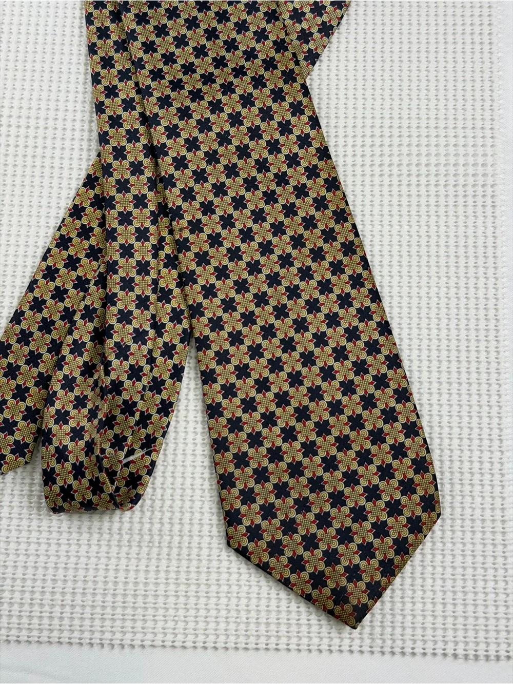 Rene Chagal Classic Navy Floral Necktie - Elegant Patterned Professional Tie